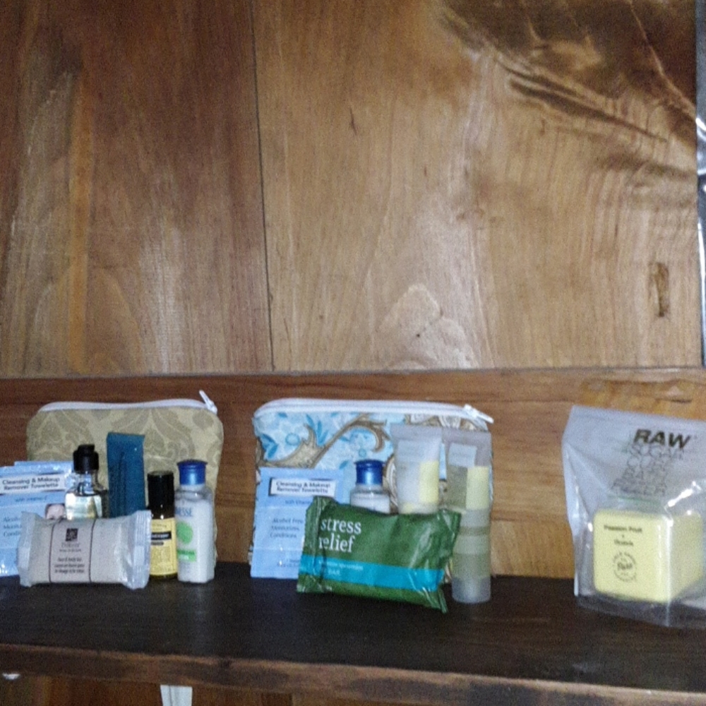 2 travel sets and 1bath fuzzer